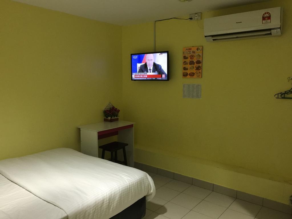 Miri Budget Inn Room photo