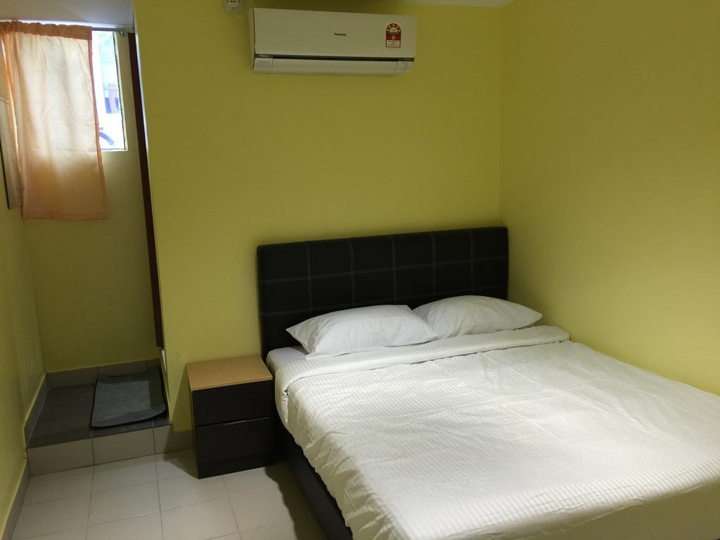 Miri Budget Inn Room photo